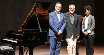 From left to right: Oliver Godin, artistic director of Bourgie Hall; Pierre Bourgie, chairman of the board of the Arte Musica Foundation; Caroline Louis, executive director of Bourgie Hall (Photo provided by the MMFA)