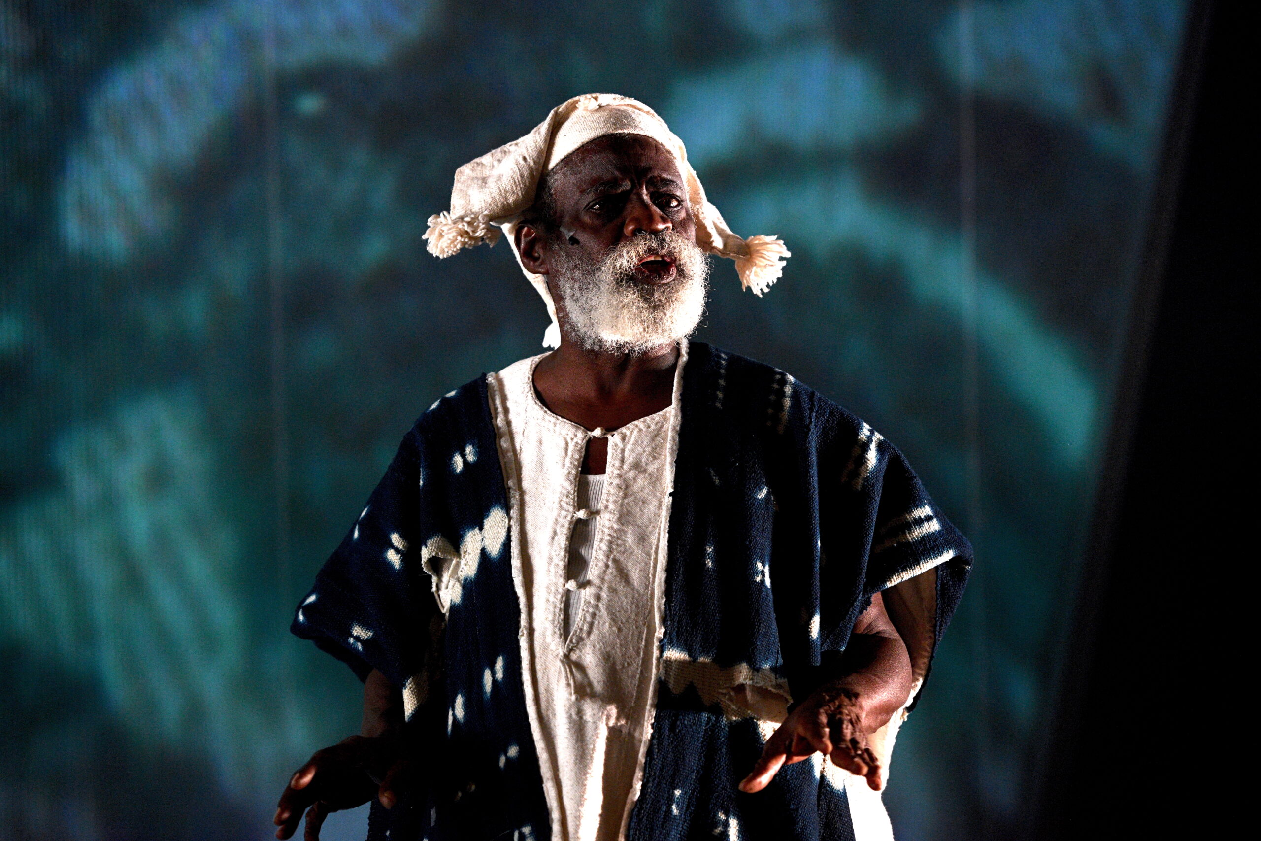 L’acteur malien Hamadoun Kassogué incarne notamment le griot. Crédit photo: Valérie Remise. 