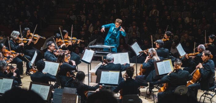 TSO Delights with Dvořák and Mozart Crowd-Pleasers